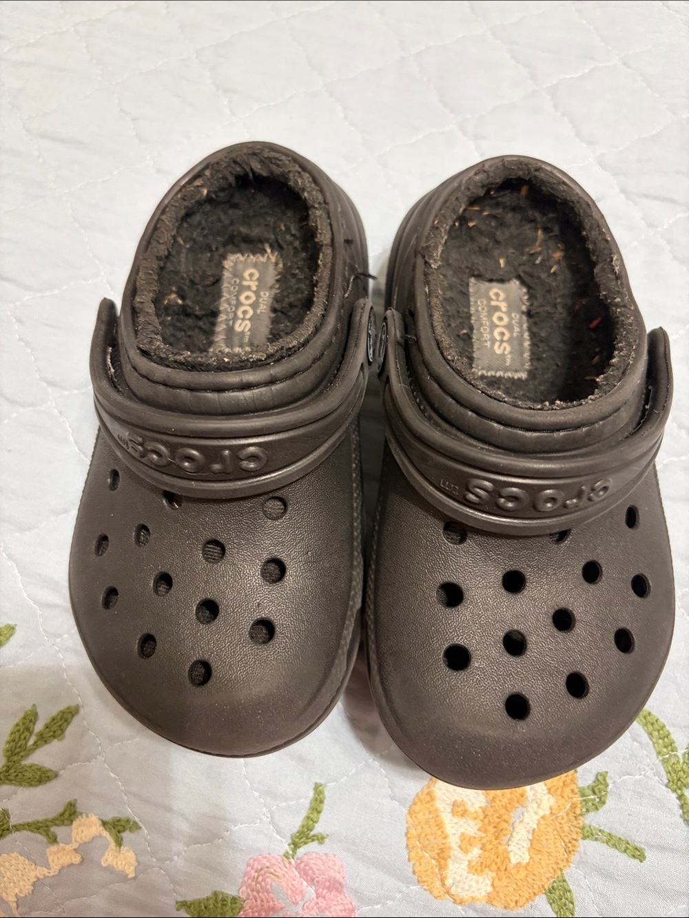 Crocs Kids Toddlers Boys Unisex Crocs PreOwned Size 8C Shows wear Good condition